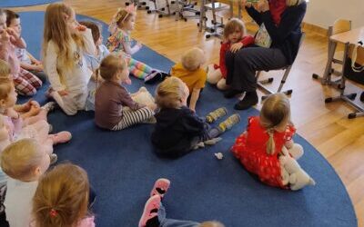 PROJEKT EDUKACYJNY pt. „Jak ludzie ubierali się w różnych epokach?”