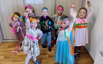 Projekt Edukacyjny „Jak ludzie ubierali się w różnych epokach?”